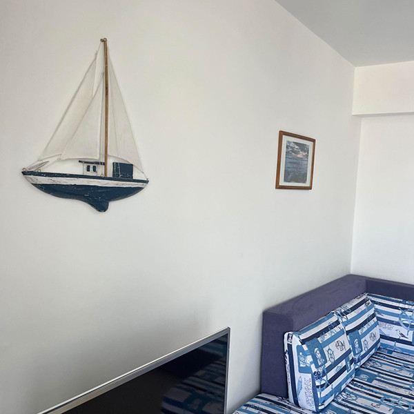 Хол и кухня